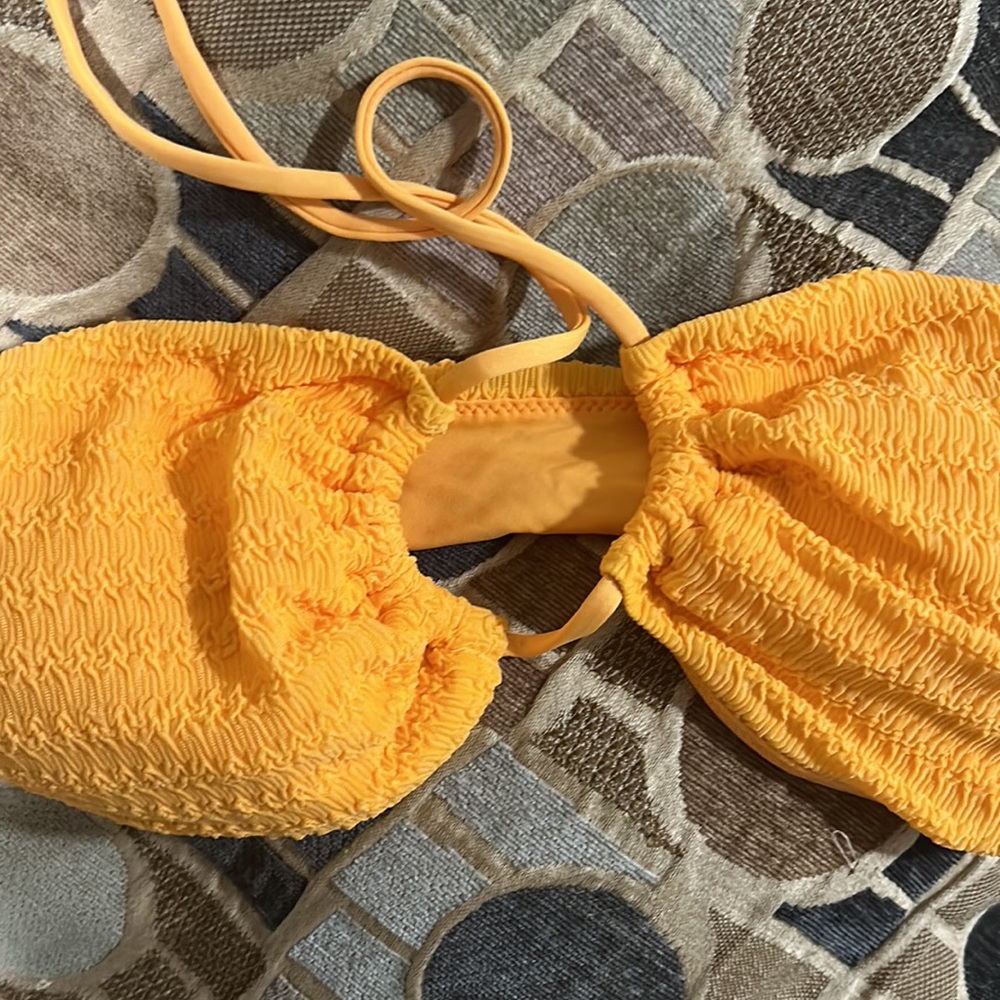 HM women bra size 6